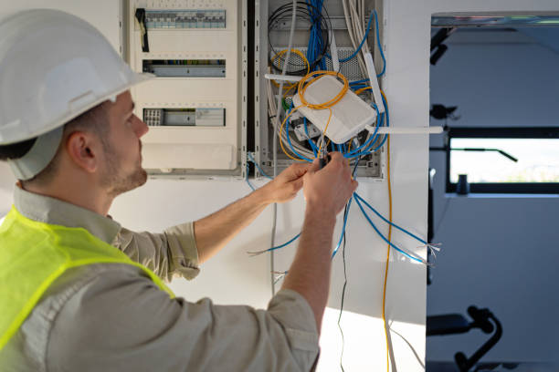 Best Local Electrician Companies  in La Center, WA